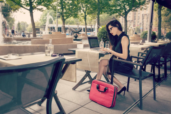 device-charging-laptop-bag